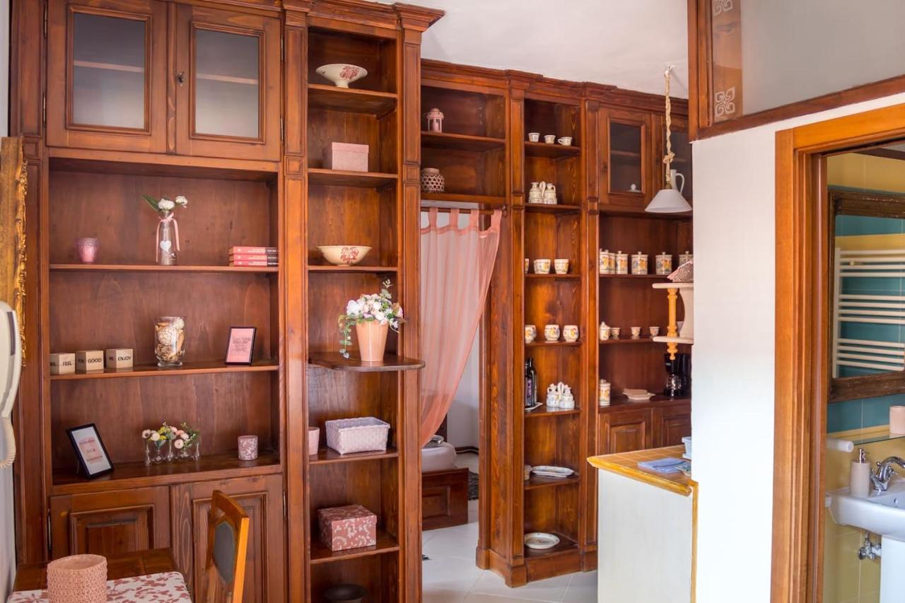 8 Small And Cozy Apartment Timisoara